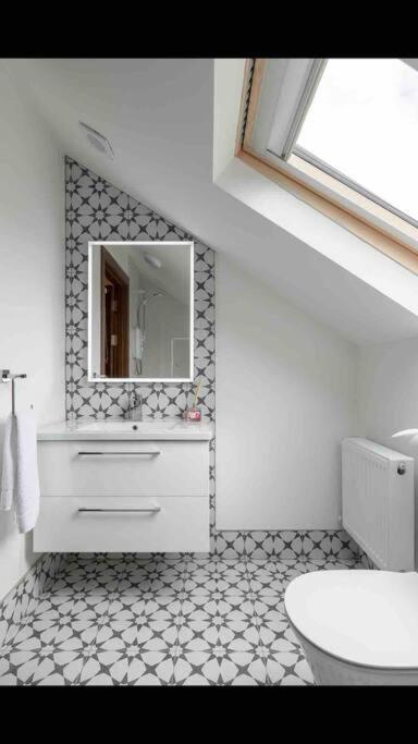 Wonderful Coastal Home In Dingle Town Exteriér fotografie