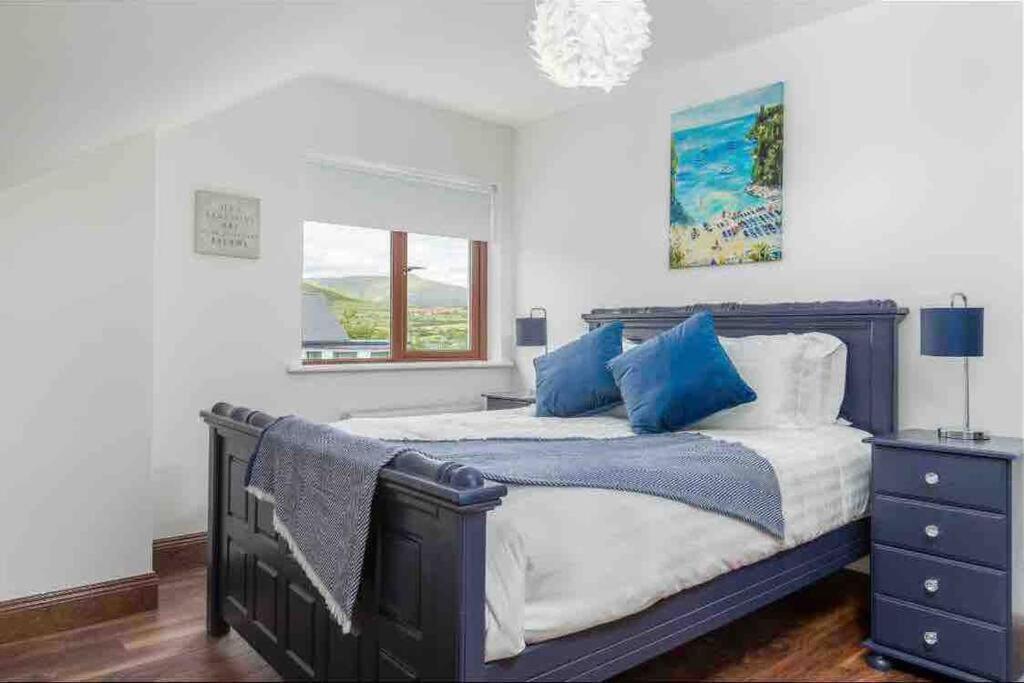 Wonderful Coastal Home In Dingle Town Exteriér fotografie